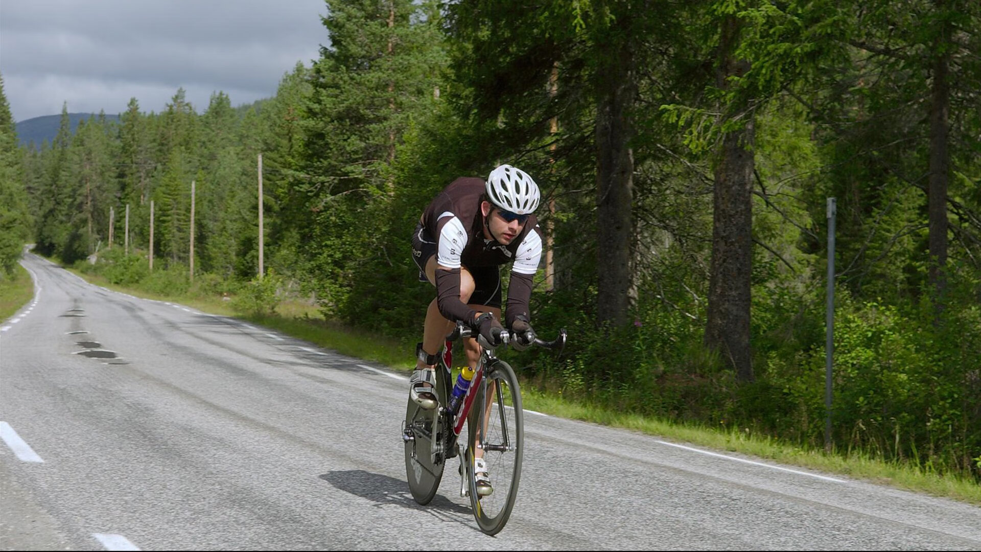 乔治·巴尔：全黑队的“防守型中场”，他的拦截总是及时且精准